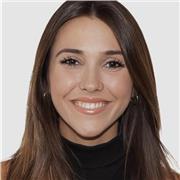 Imparto clases de refuerzo y ampliación en todas las asignaturas de la etapa de Educación Primaria. Además, también llevo a cabo la enseñanza del inglés como lengua extranjera en esta etapa, ya que soy maestra especializada en lengua extranjera